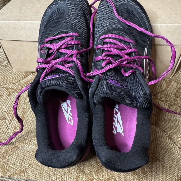 Women's Size 7 Altra Cross Trainers Altra HIIt XT Black Pink Shoes Excellent - Picture 7 of 9